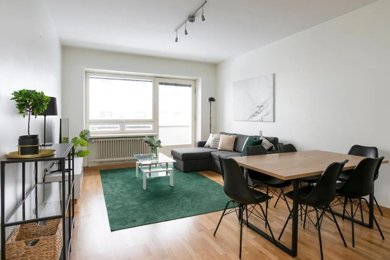 2Ndhomes 3 Bedroom Apartment With Balcony In Bulevardi Helsinki Finlandiya