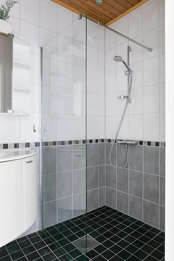 2Ndhomes 3 Bedroom Apartment With Balcony In Bulevardi Helsinki Finland